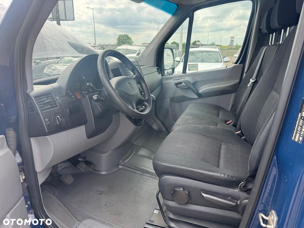 Mercedes-Benz Sprinter - 13