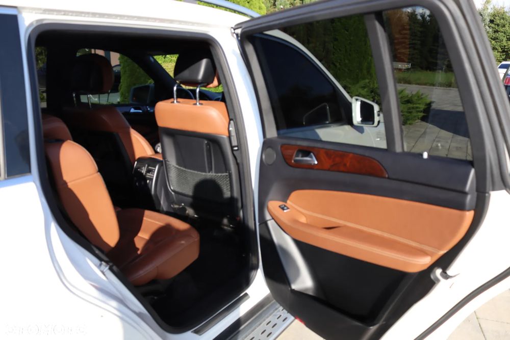 Mercedes-Benz GLS 400 4Matic 9G-TRONIC - 35