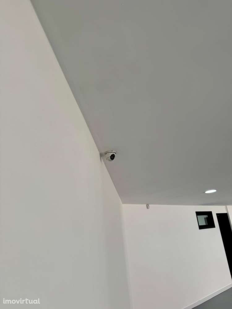 Garagem espaçosa com 146 m² – Braga - Grande imagem: 4/32