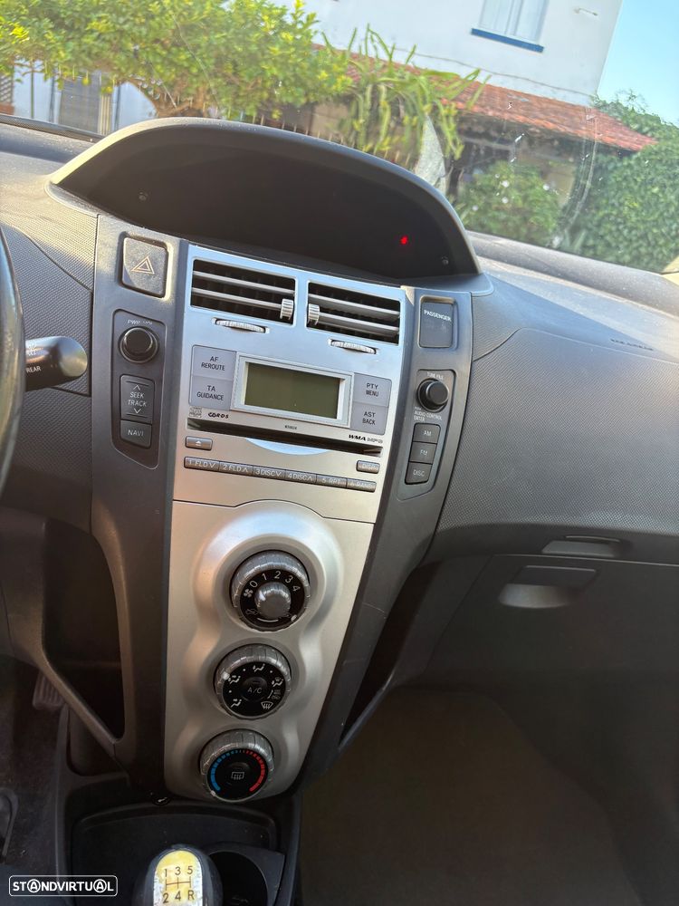 Toyota Yaris 1.0 VVT-i Motion - 11