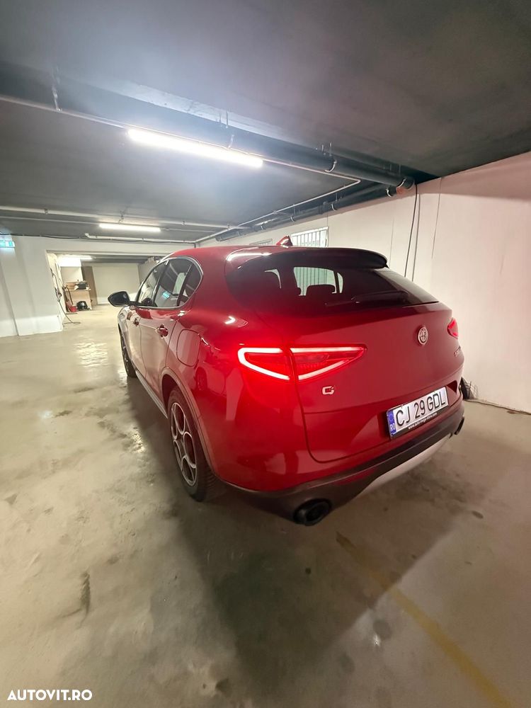 Alfa Romeo Stelvio 2.0 Turbo 16V AT8-Q4 Lusso Ti - 9