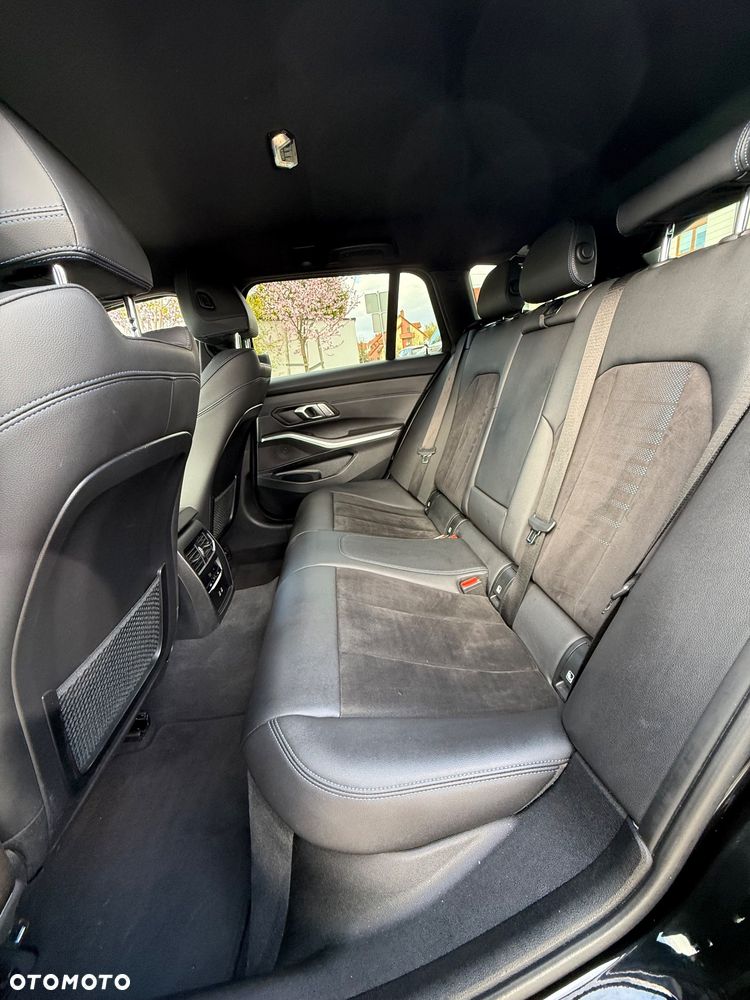 BMW Seria 3 320d xDrive Sport Line - 30