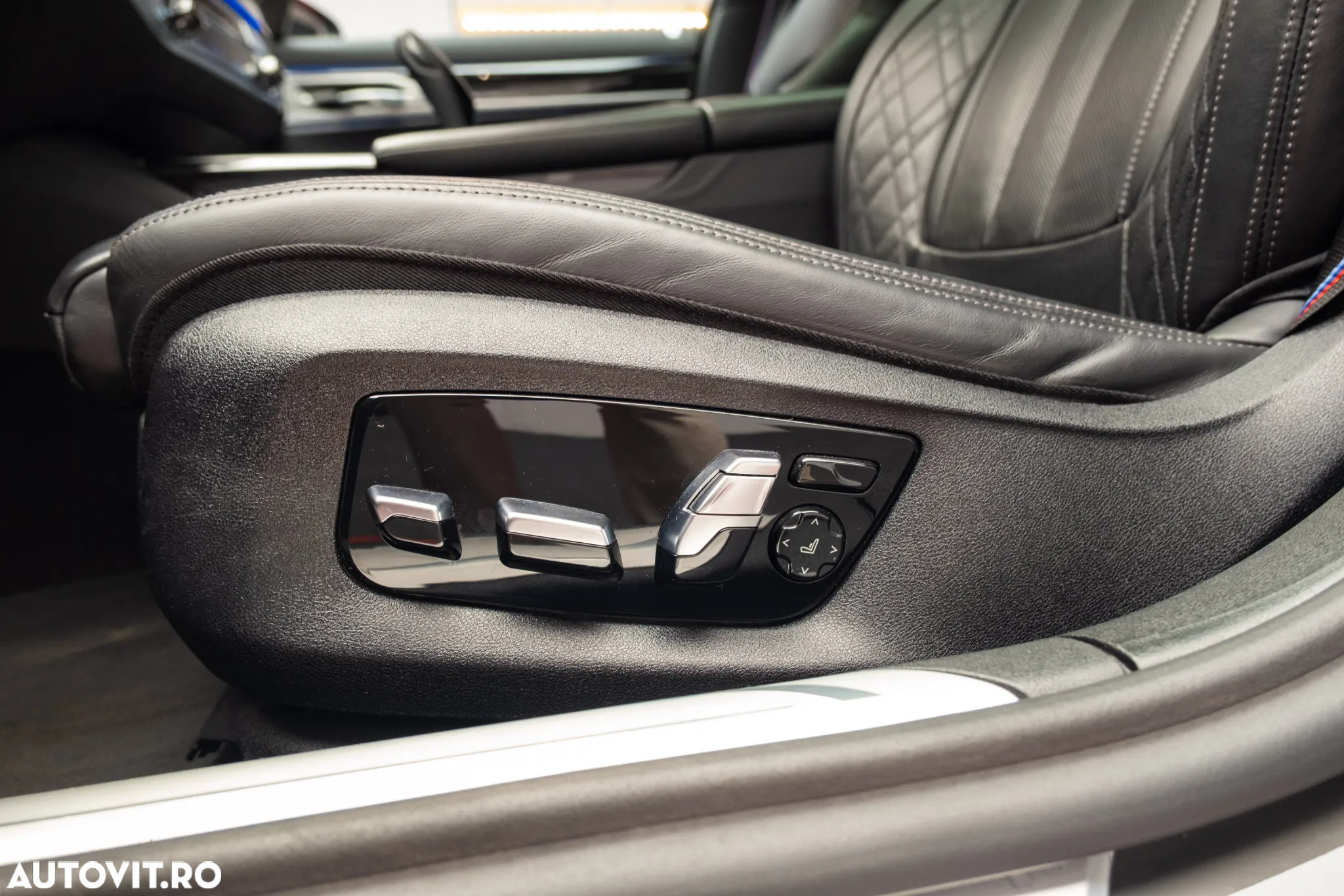 BMW Seria 7 745e - 22