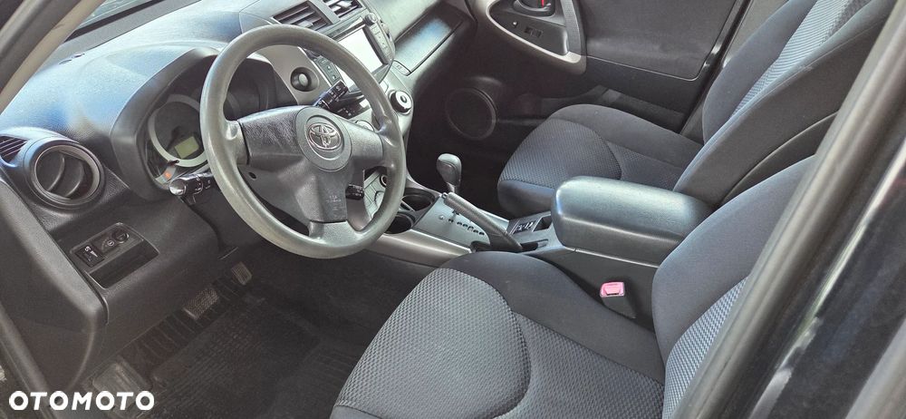 Toyota RAV4 - 8