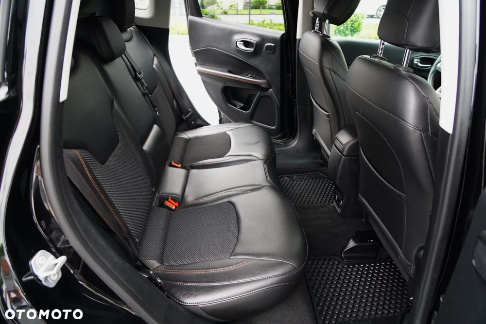 Jeep Compass 1.4 MultiAir Limited - 32