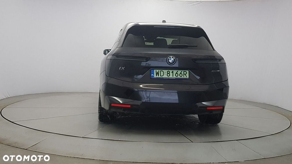 BMW iX - 6