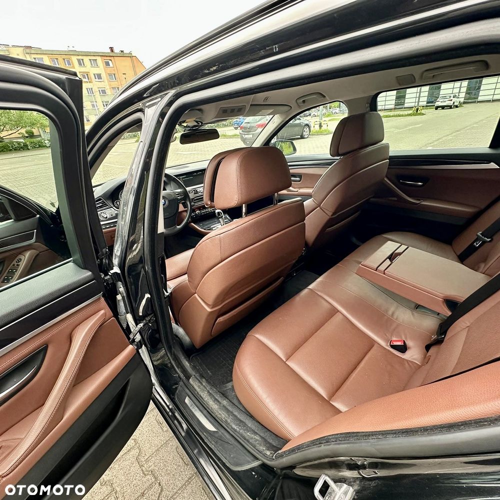BMW Seria 5 530d xDrive - 9