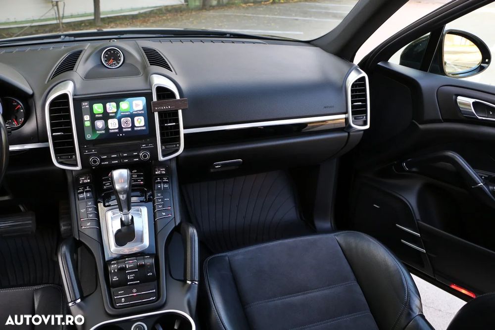 Porsche Cayenne 3.0 L - 22