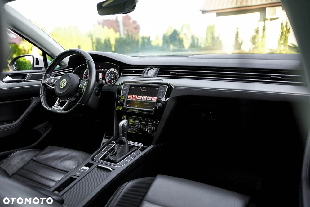 Volkswagen Passat - 25