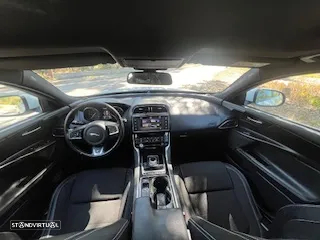 Jaguar XE 2.0 D R-Sport - 27