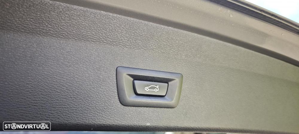 BMW X1 16 d sDrive xLine - 32