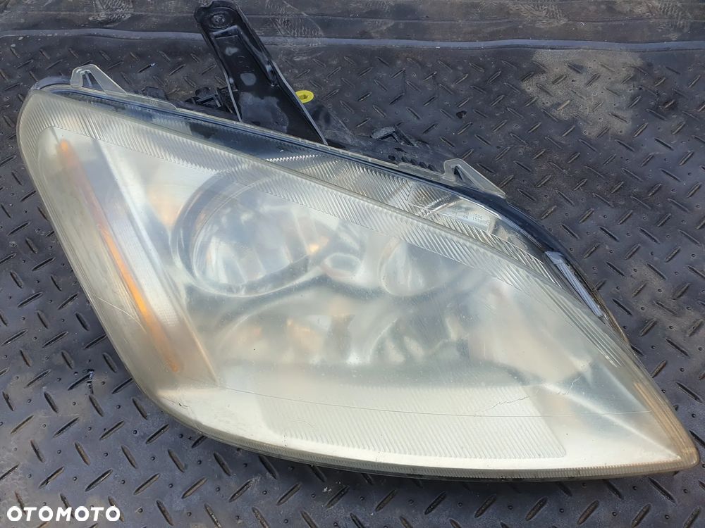 FORD FOCUS C-MAX REFLEKTOR LAMPA PRAWY PRZÓD PRAWA PRZEDNIA 270606R - 1