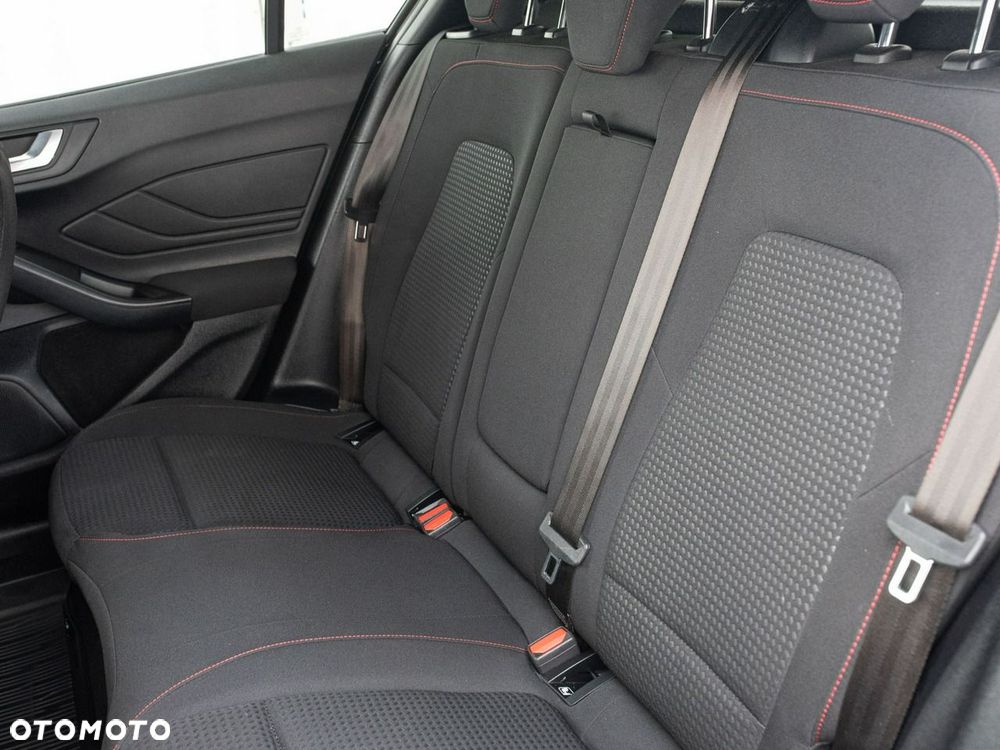 Ford Focus - 25