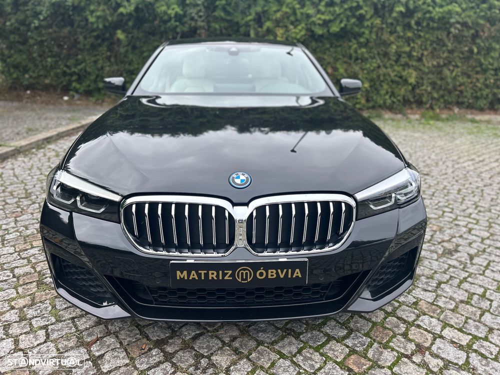 BMW 530 e Pack Desportivo M - 23
