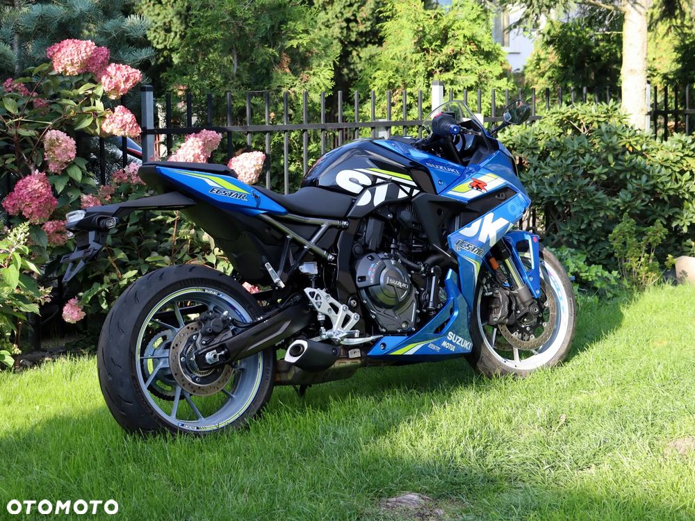 Suzuki GSX - 3