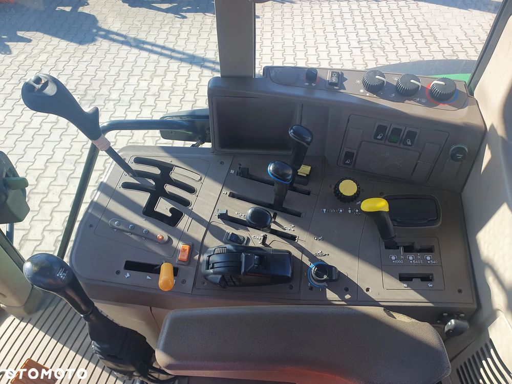 John Deere 6930 - 11