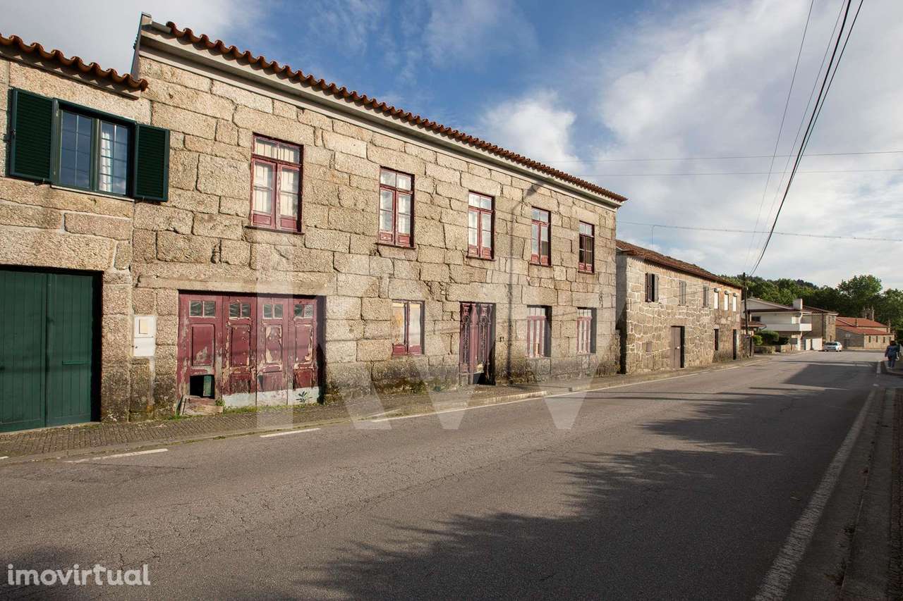 Casa antiga para recuperar com terreno de 5200 m2 em Rebordosa - Pared - Grande imagem: 2/16