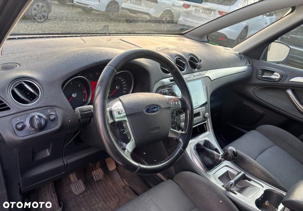 Ford S-Max - 10