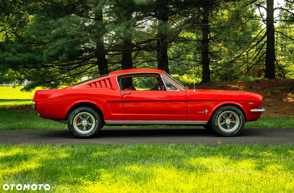 Ford Mustang - 3