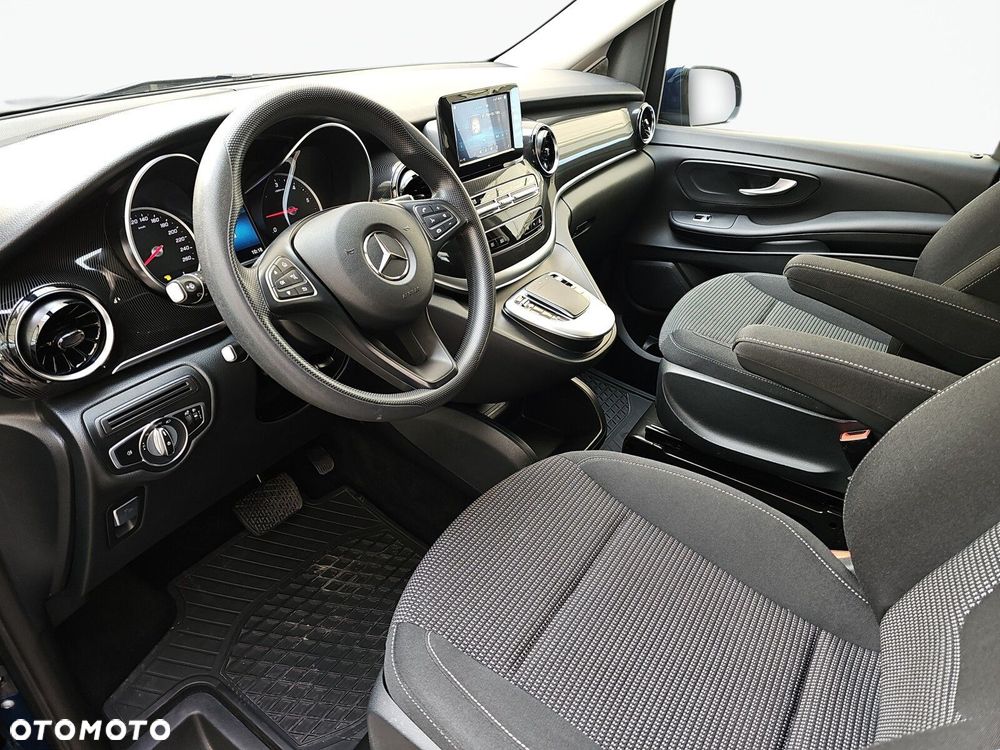 Mercedes-Benz Klasa V - 13