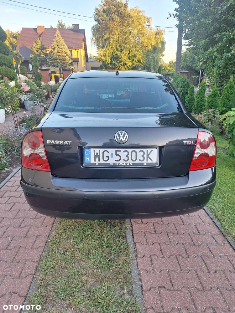 Volkswagen Passat 1.9 TDI Highline - 6