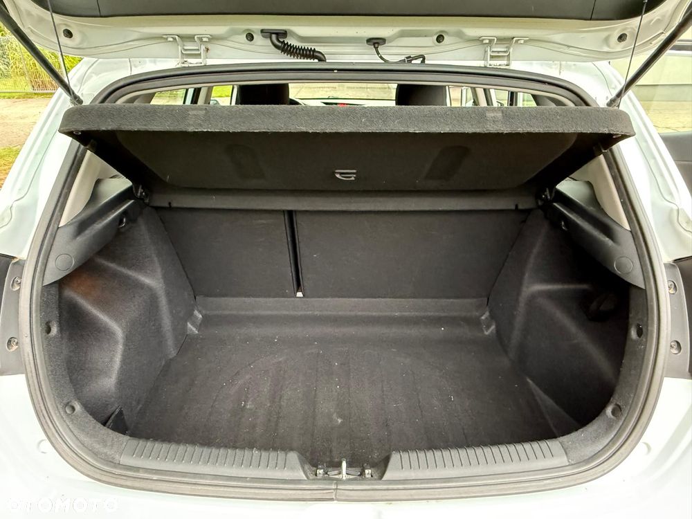 Kia Ceed - 9