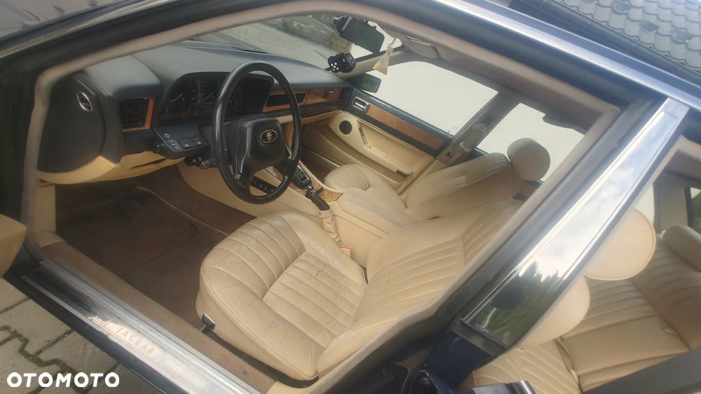 Jaguar XJ Soverign 3.2i - 11