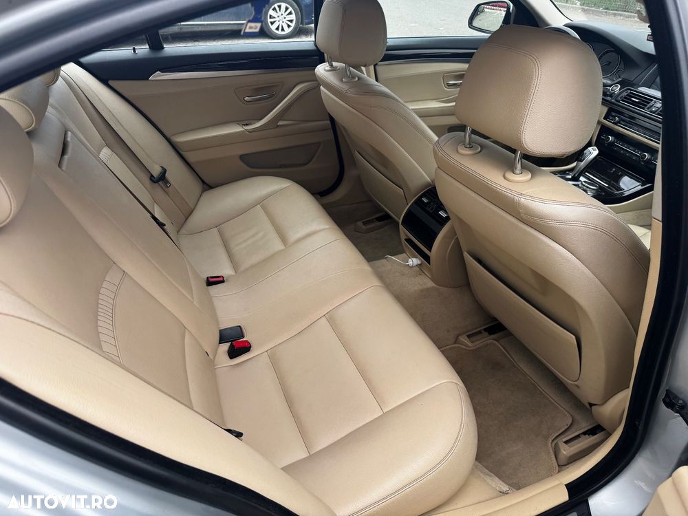 BMW Seria 5 535i xDrive Aut. Luxury Line - 9