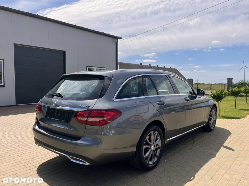 Mercedes-Benz Klasa C 200 T 4Matic 7G-TRONIC Avantgarde - 2