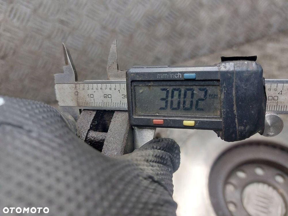 TARCZE HAMULCOWE PRZÓD + KLOCKI + ZACISKI AUDI A4 B7 2.0 TDI - 4