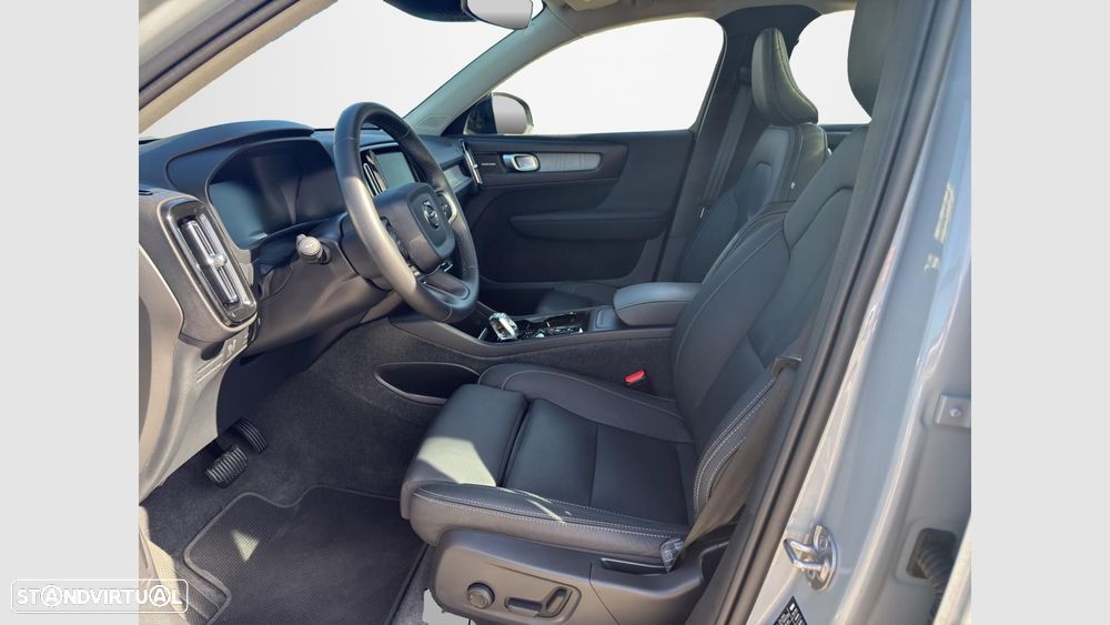 Volvo XC 40 1.5 T2 Plus Dark Auto - 12