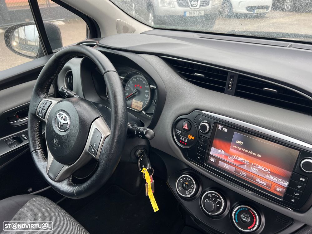 Toyota Yaris 1.0 VVT-i Comfort +PS Style +P.Techno +P.Sport - 27