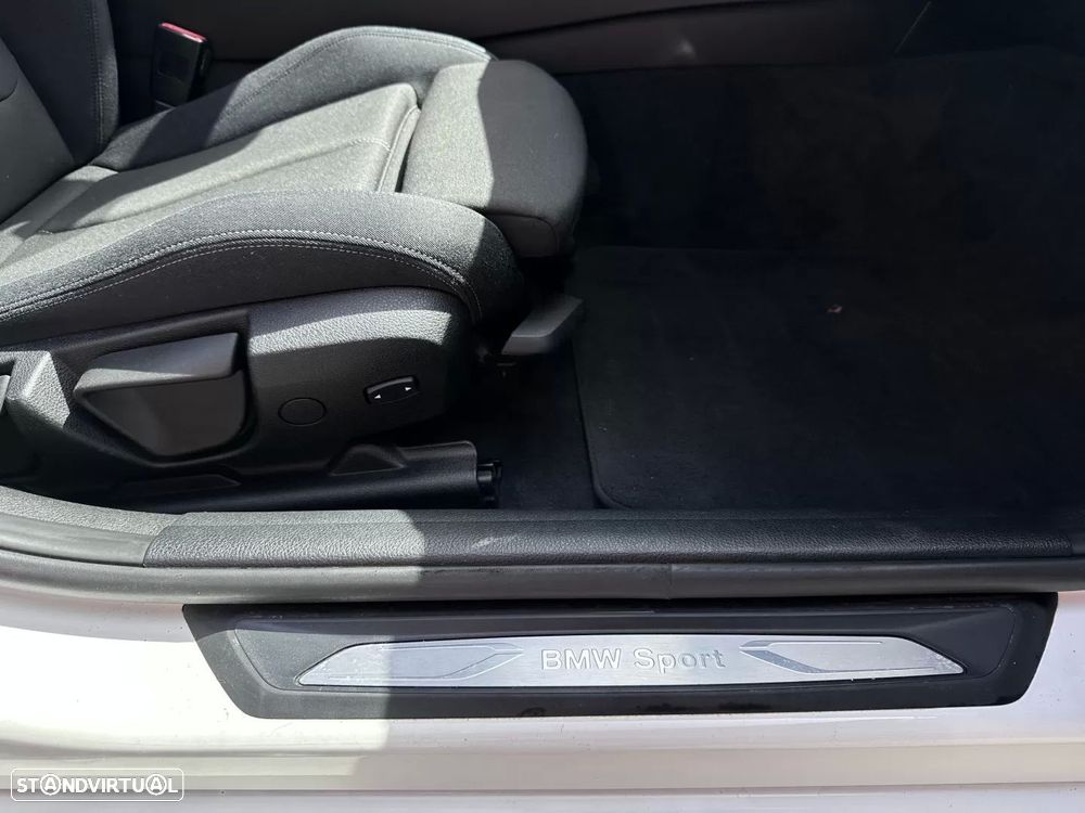 BMW 318 d Sport Line - 51