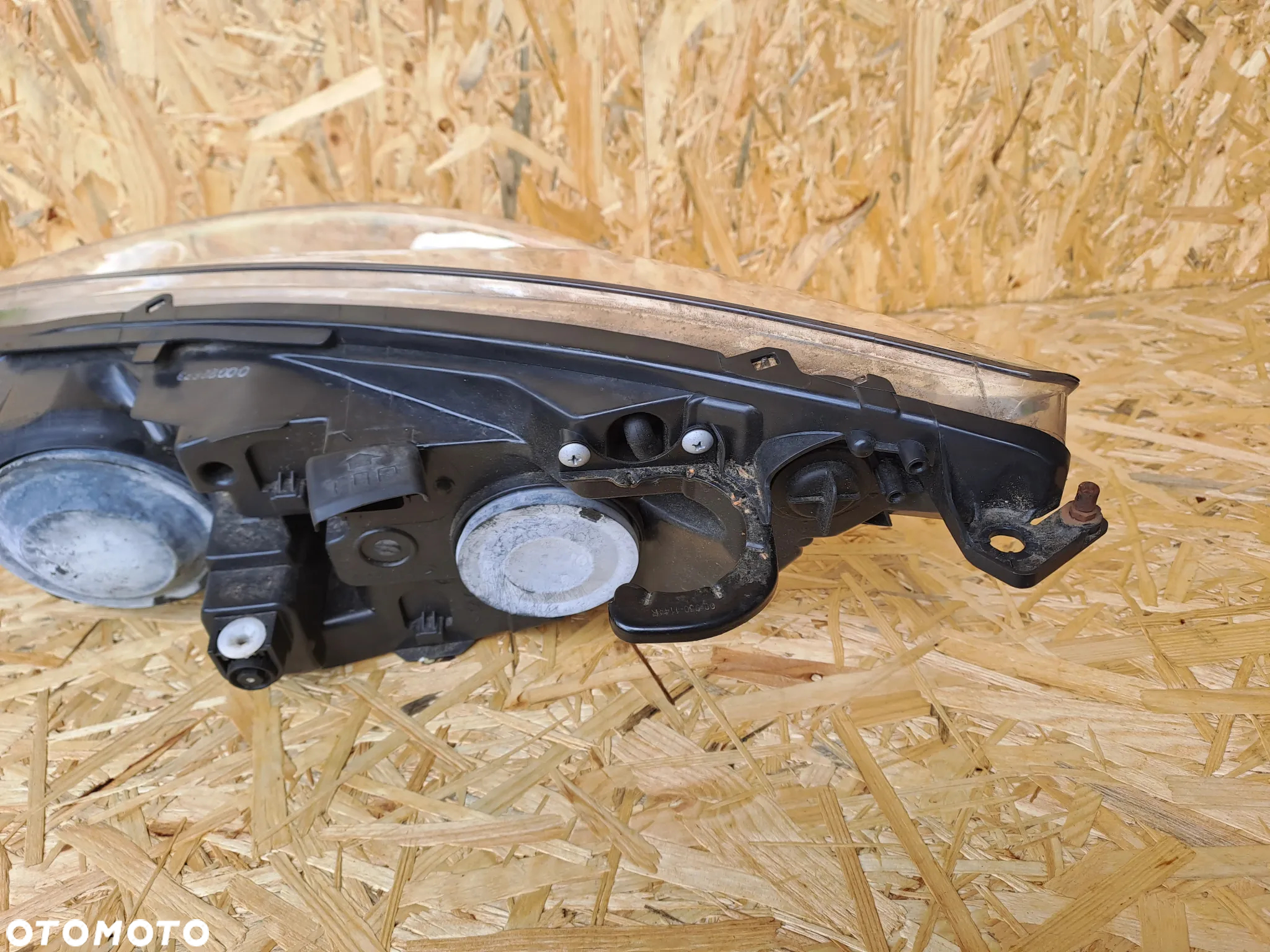 Lampa Przód Przednia Prawa Peugeot 308 SW T7 07-13r. - 4