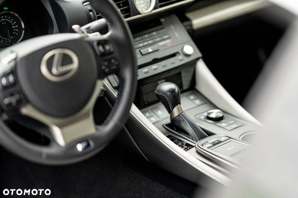 Lexus RC F Prestige - 23