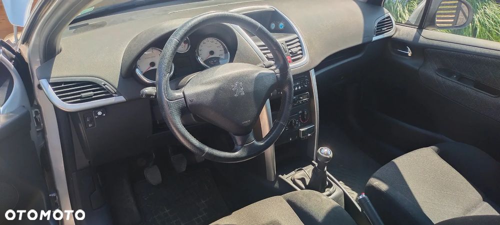 Peugeot 207 - 12
