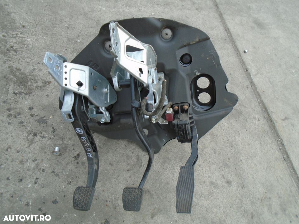 Pedala ambreiaj frana acceleratie Opel Astra H 1.6 benzina din 2004 - 1
