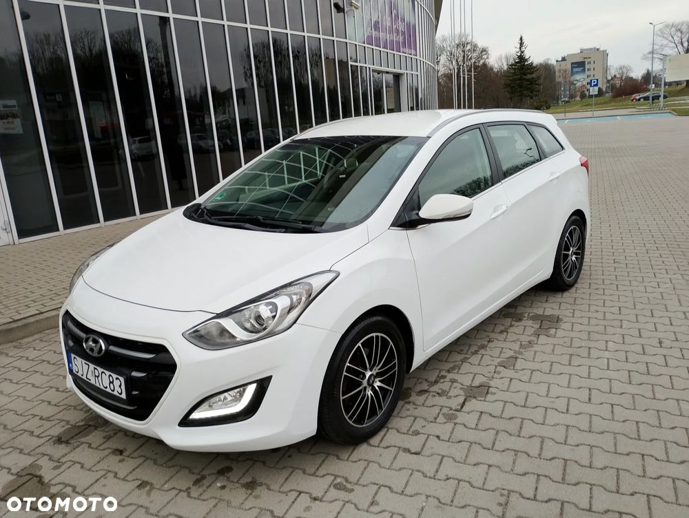 Hyundai i30 1.6 CRDI Family+ - 3