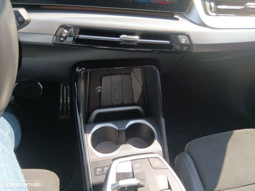 BMW iX1 eDrive20 Pack Desportivo M - 18