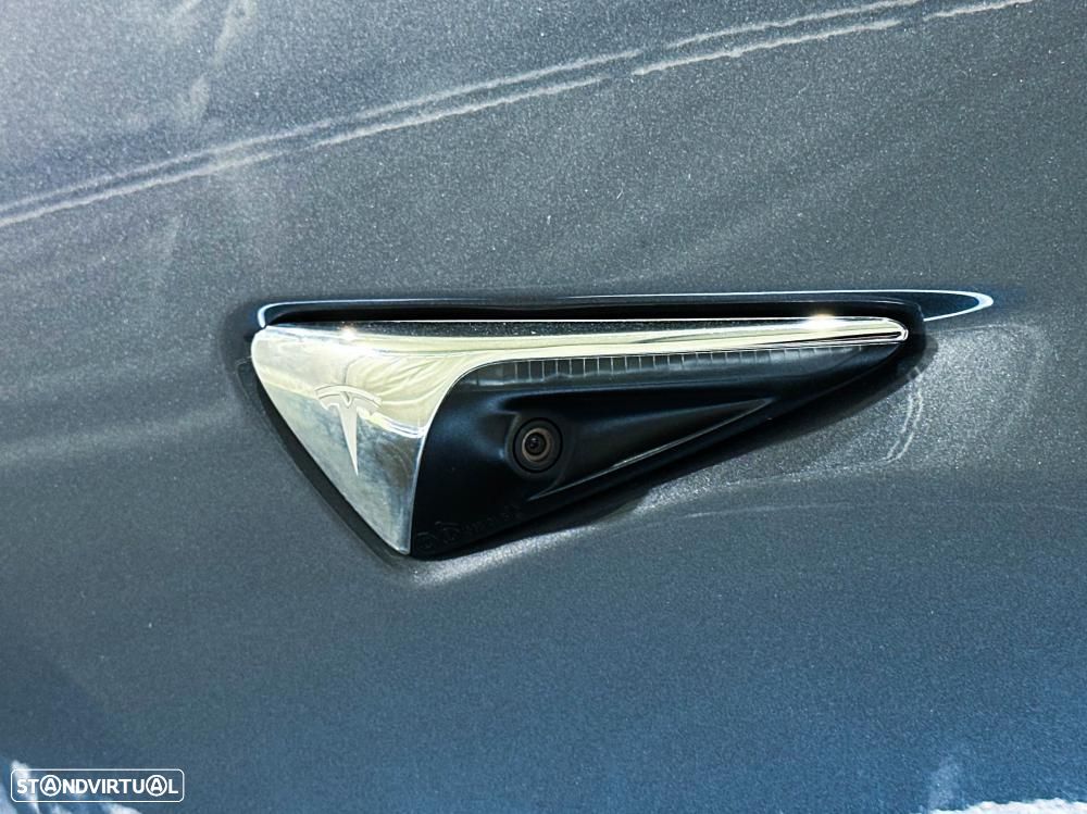 Tesla Model 3 Long-Range Dual Motor AWD - 16