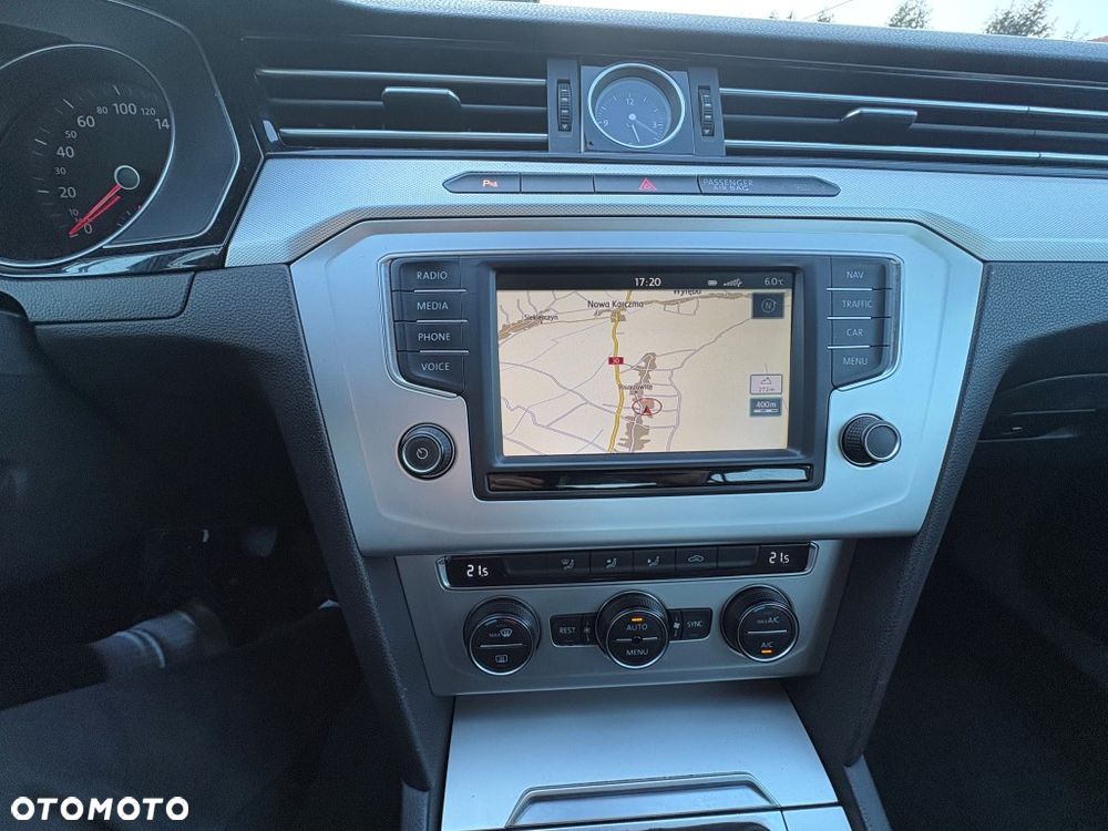 Volkswagen Passat 1.6 TDI BMT Comfortline - 11