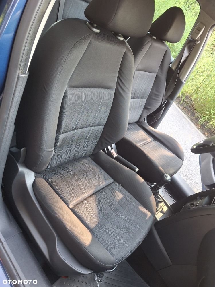 Peugeot 207 - 8