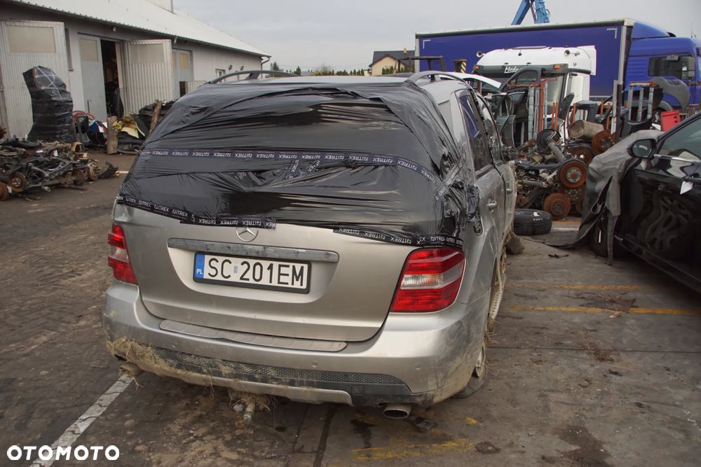 Auto na części - Mercedes ML W164 320 CDI 3.0 CDI 224 KM 642940 OM642 722902 723 2008R Silnik Skrzynia Drzwi Maska Klapa Zderzak Szyba Klamka Lampa Deska Kokpit Sterownik Moduł Czujnik Licznik Kierownica Wyświetlacz Panel - 5