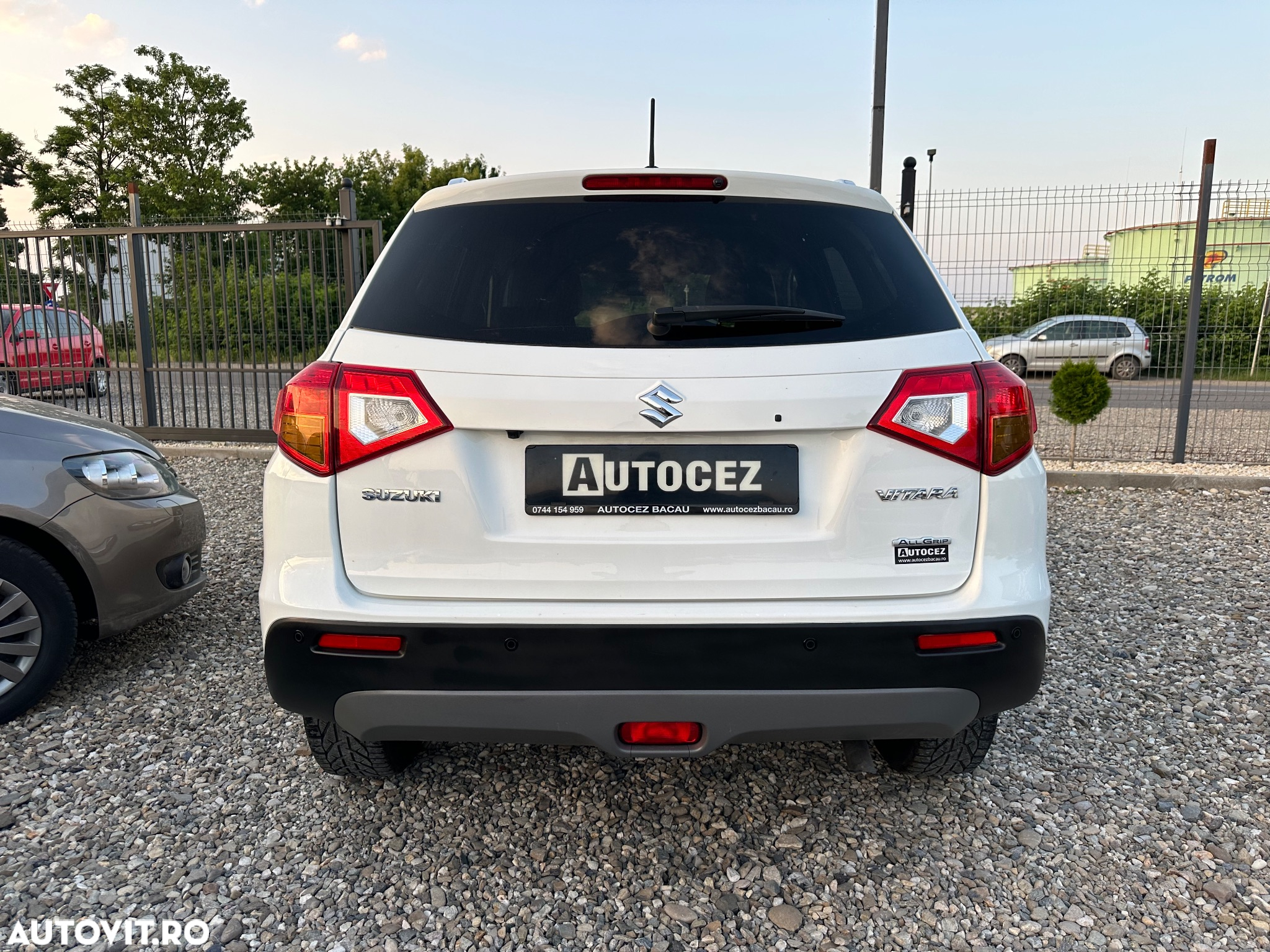 Suzuki Vitara 1.6 DDIS 4X4 Luxus - 9