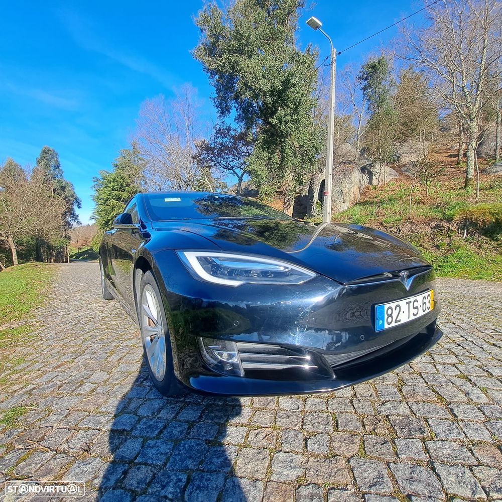 Tesla Model S - 11