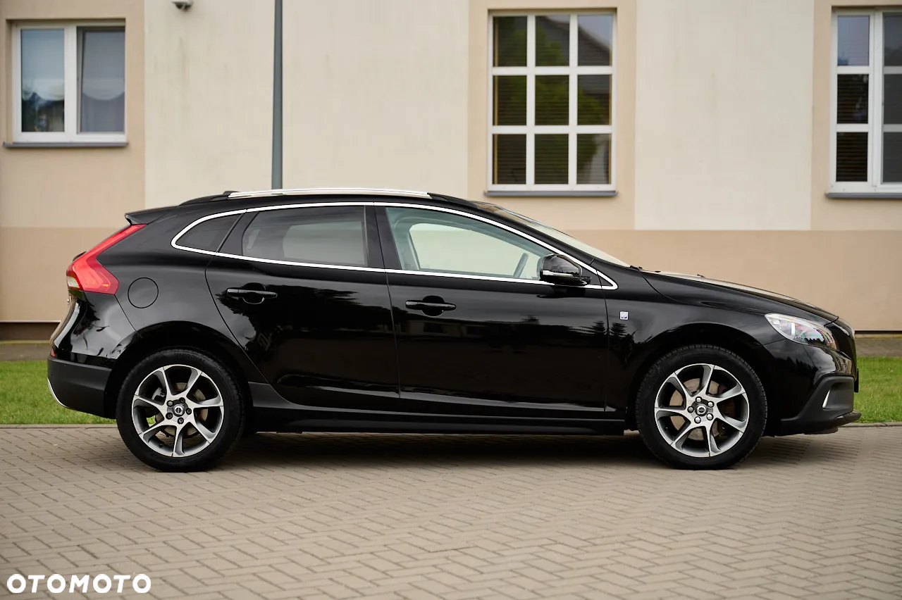 Volvo V40 Cross Country D2 Drive-E Ocean Race - 11