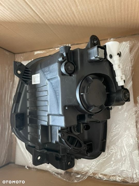 Hyundai Tucson 2021- reflektor prawy przód - 6