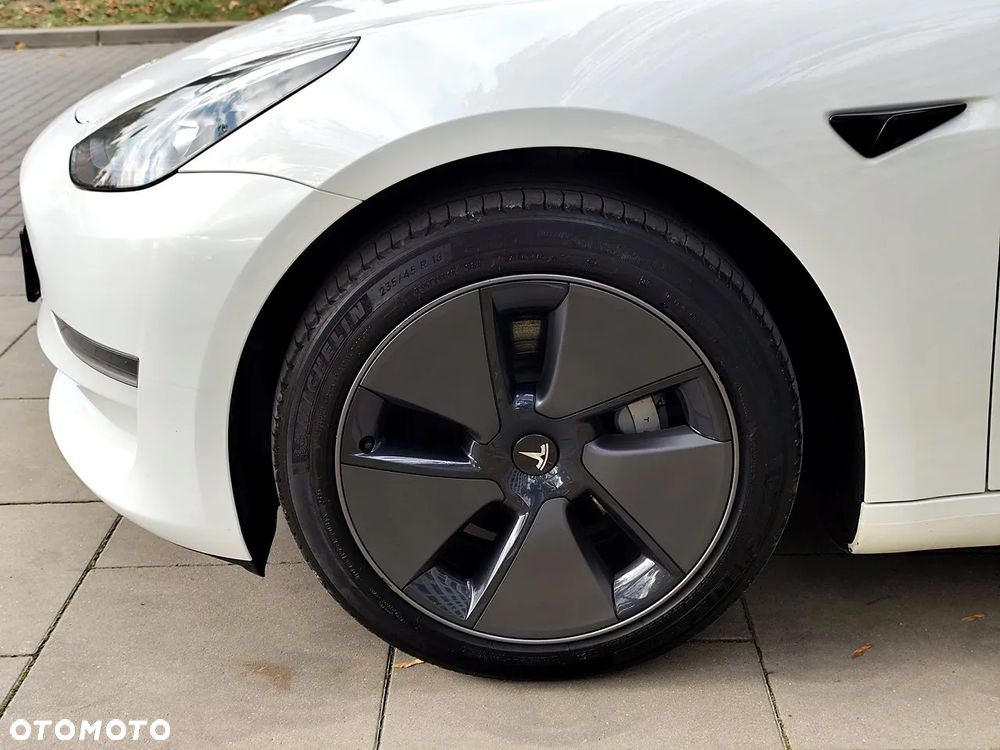 Tesla Model 3 - 9