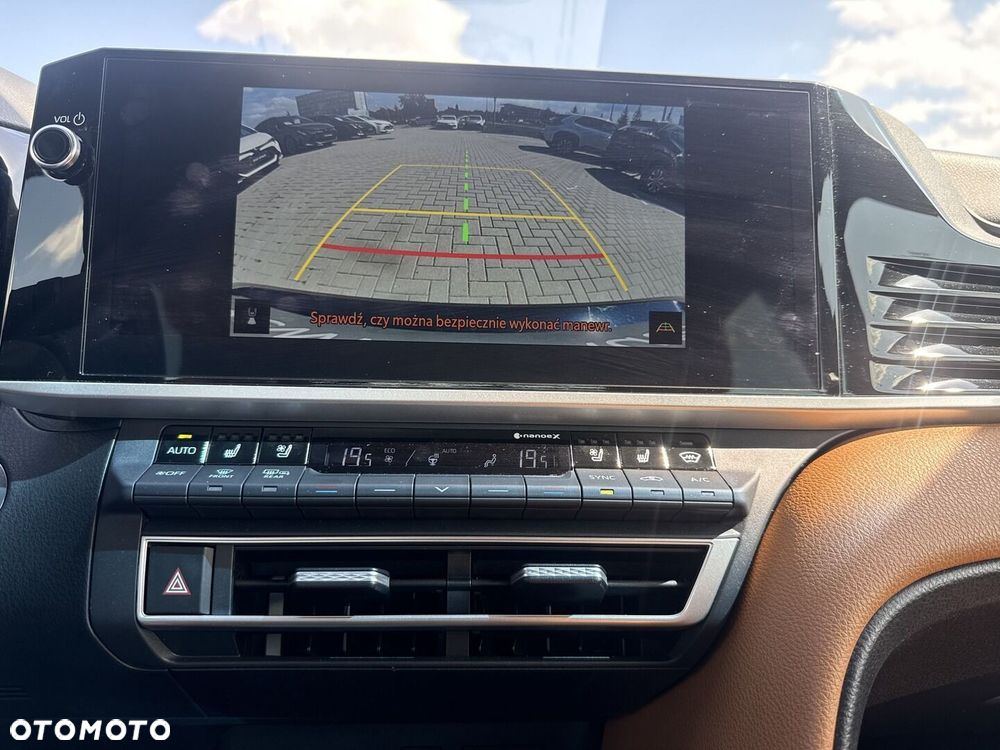 Toyota Camry - 25