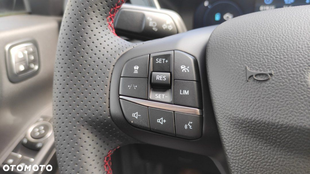 Ford Kuga - 19